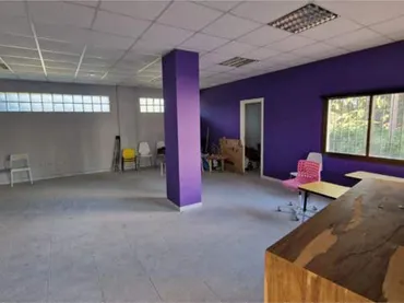 Local comercial en Nueva Andalucía - Foto 2
