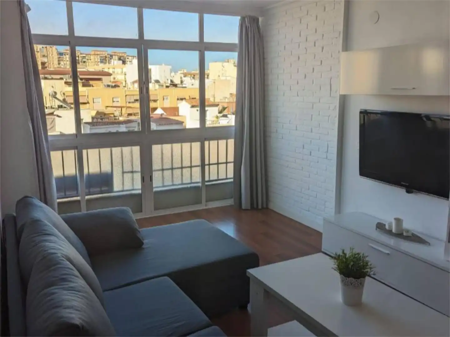 Piso en  Calle Abogado Federico Orellana Toledano 12 - Foto 1