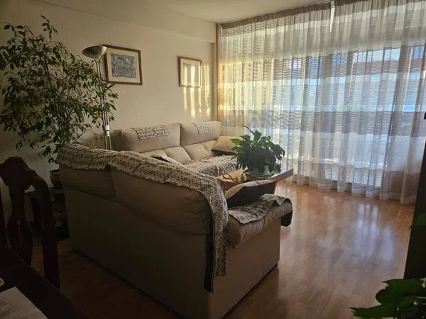 Piso en plaza de Arteijo, 8