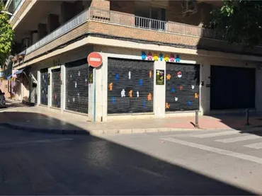 Local comercial en Centro - Foto 1