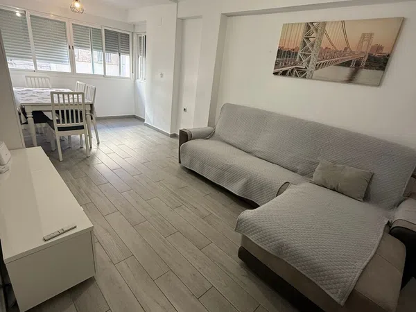 Piso en avenida Juan XXIII, 25