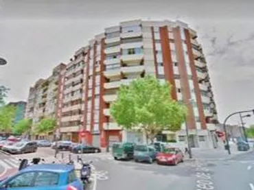 Local comercial en  Carrer de Terol 15 - Foto 1