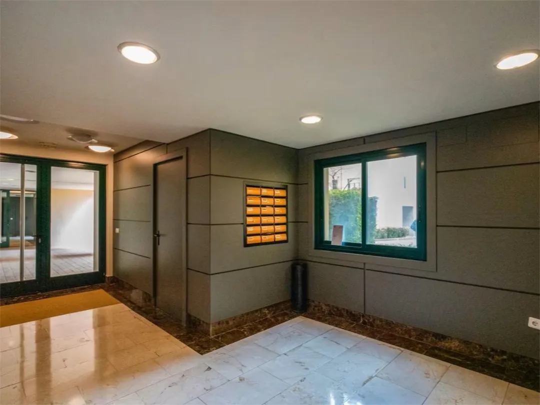 Planta baja en  Carrer de Juan Gris 15 - Foto 2