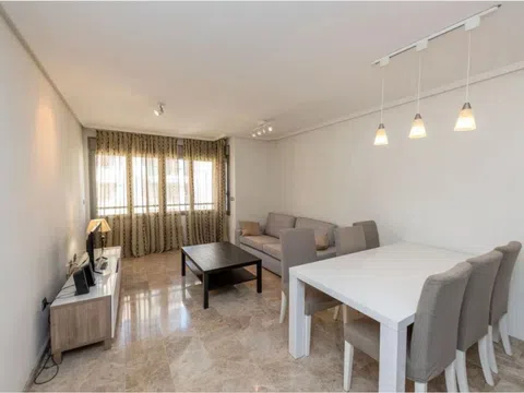 Piso en avenida Benito Perez Galdos, 72