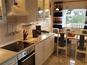 Chalet en  Carrer de les Petúnies 37 - Foto 4