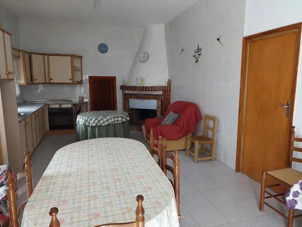 Casa de pueblo en Calle Almendro, 14 - Foto 2