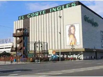 Local comercial en  Carrer de Terol 15 - Foto 2