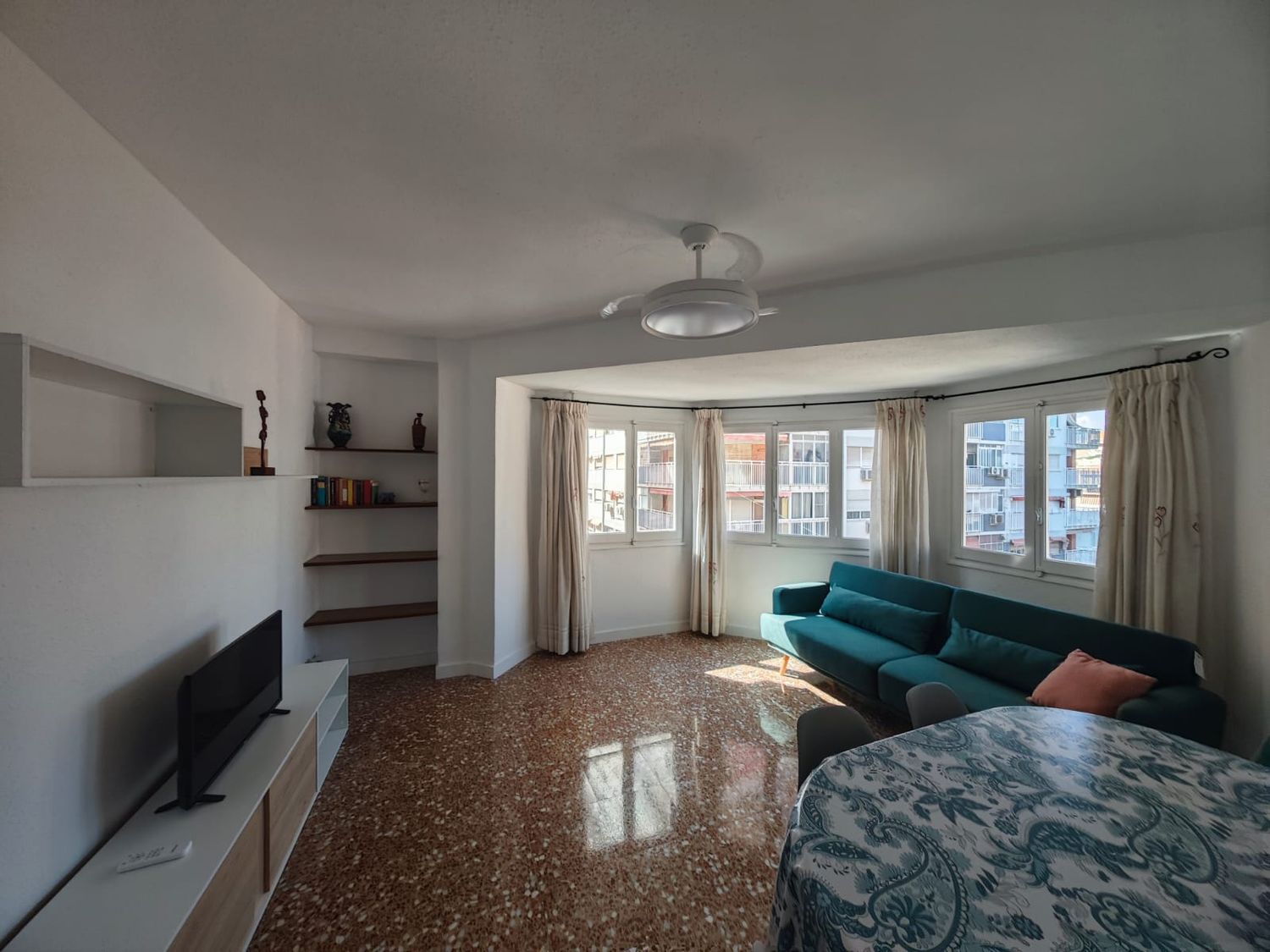 Piso en Calle Gasset y Artime, 34, Carolinas Altas - Foto 2