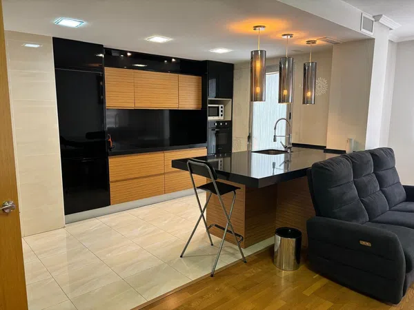 Piso en avenida Embajador Inocencio Arias, 8