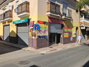 Local comercial en  Calle Gonzalo Torrente Ballester 29 - Foto 4