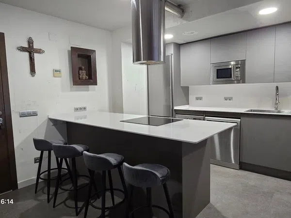 Estudio en avenida de Matapiñonera, 11