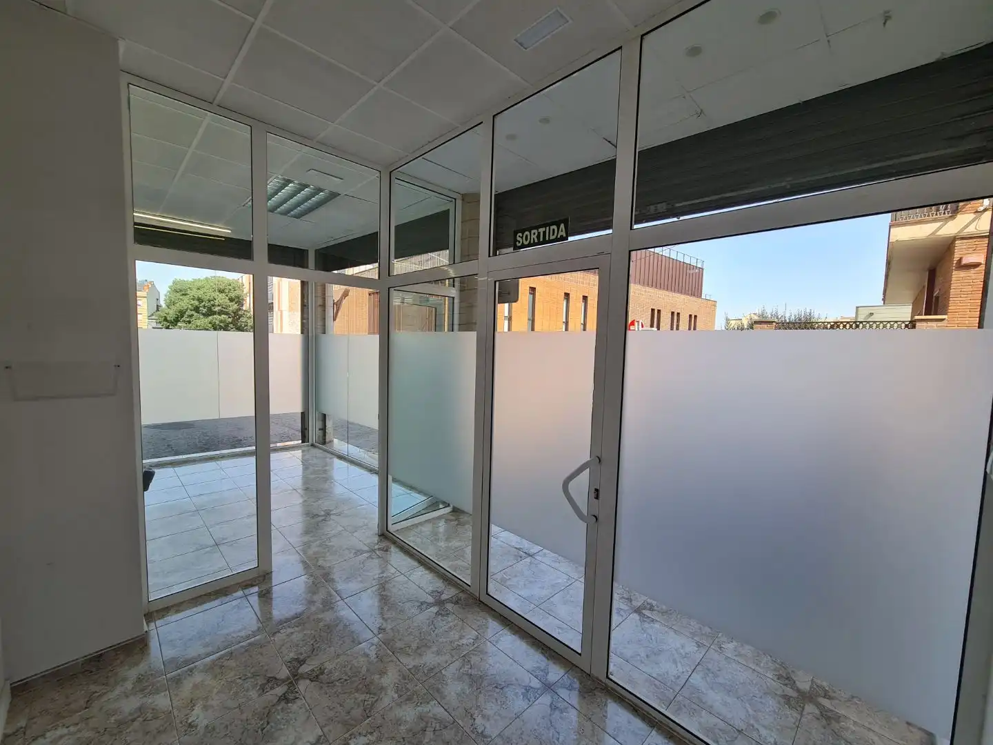 Local comercial en  Carrer Jacint Verdaguer 32 - Foto 8