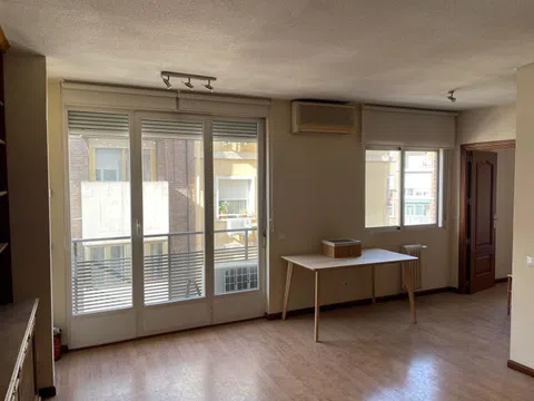 Piso en Infanta María Teresa, 18