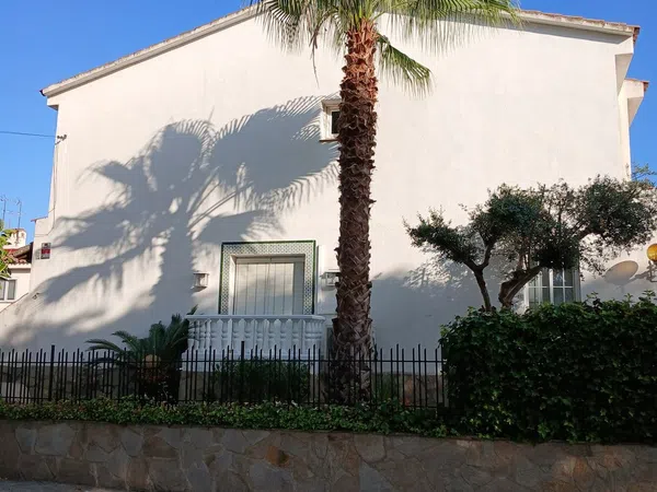 Chalet adosado en Calle del Castell d'Almansa, 10, Els Tallats - Mas Olivé - Foto 1