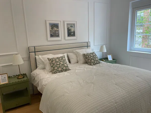 Piso en avenida del General Perón, 13