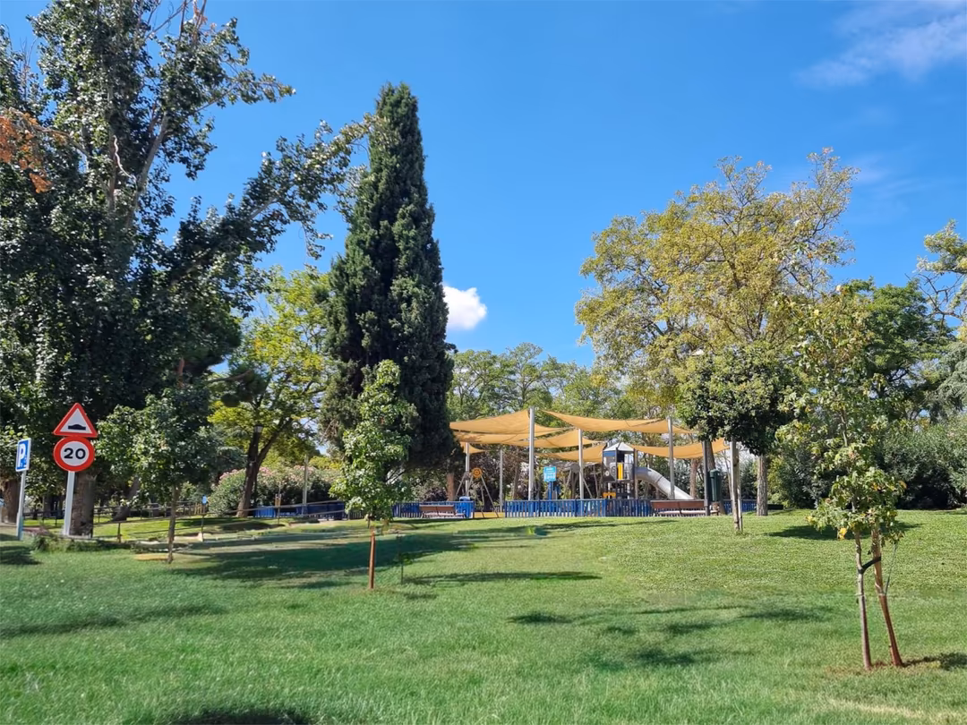 Piso en  Calle del Parque Eugenia de Montijo 34 - Foto 20