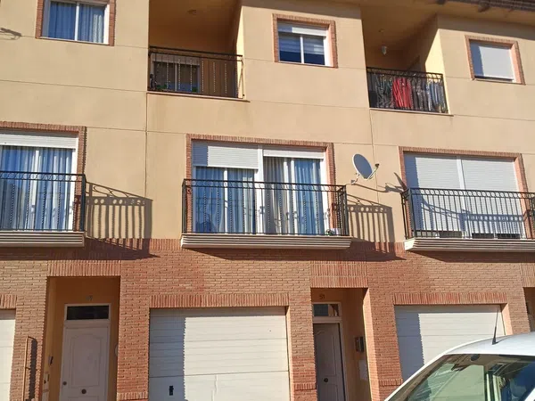 Chalet adosado en Calle Gimnasta Elena López Benaches, 51 - Foto 2