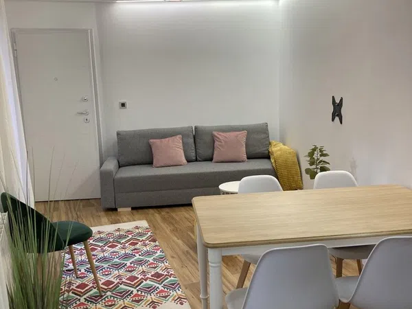 Estudio en calle Parra Alta de Cartuja, 54