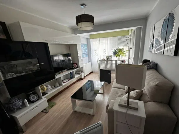 Piso en calle de Cervera, 1