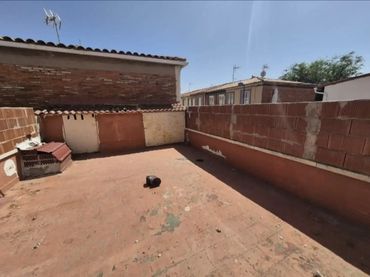Casa adosada en  Calle Roncal 30 - Foto 2