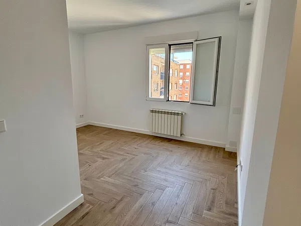 Estudio en calle de Miguel Ángel, 15