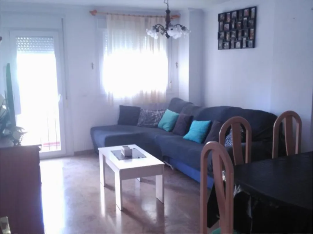 Piso en  Avenida Reina Sofía 2 - Foto 2