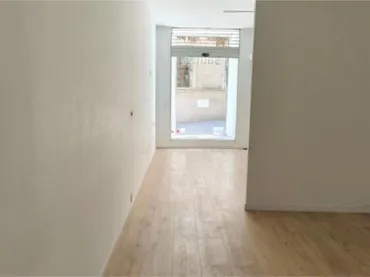 Local comercial en Centro - Foto 4