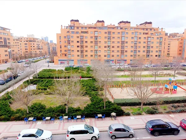 Piso en paseo de San Millán de la Cogolla, 6