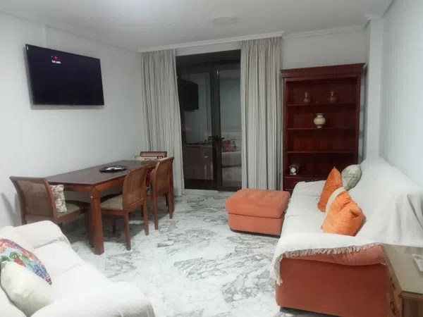 Piso en plaza de Colón, 11