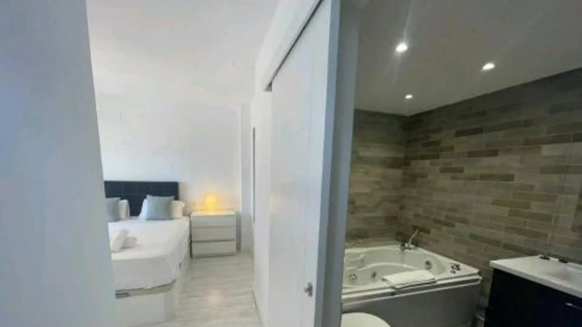 Piso en  Avenida Juan Sebastián Elcano 188 - Foto 1