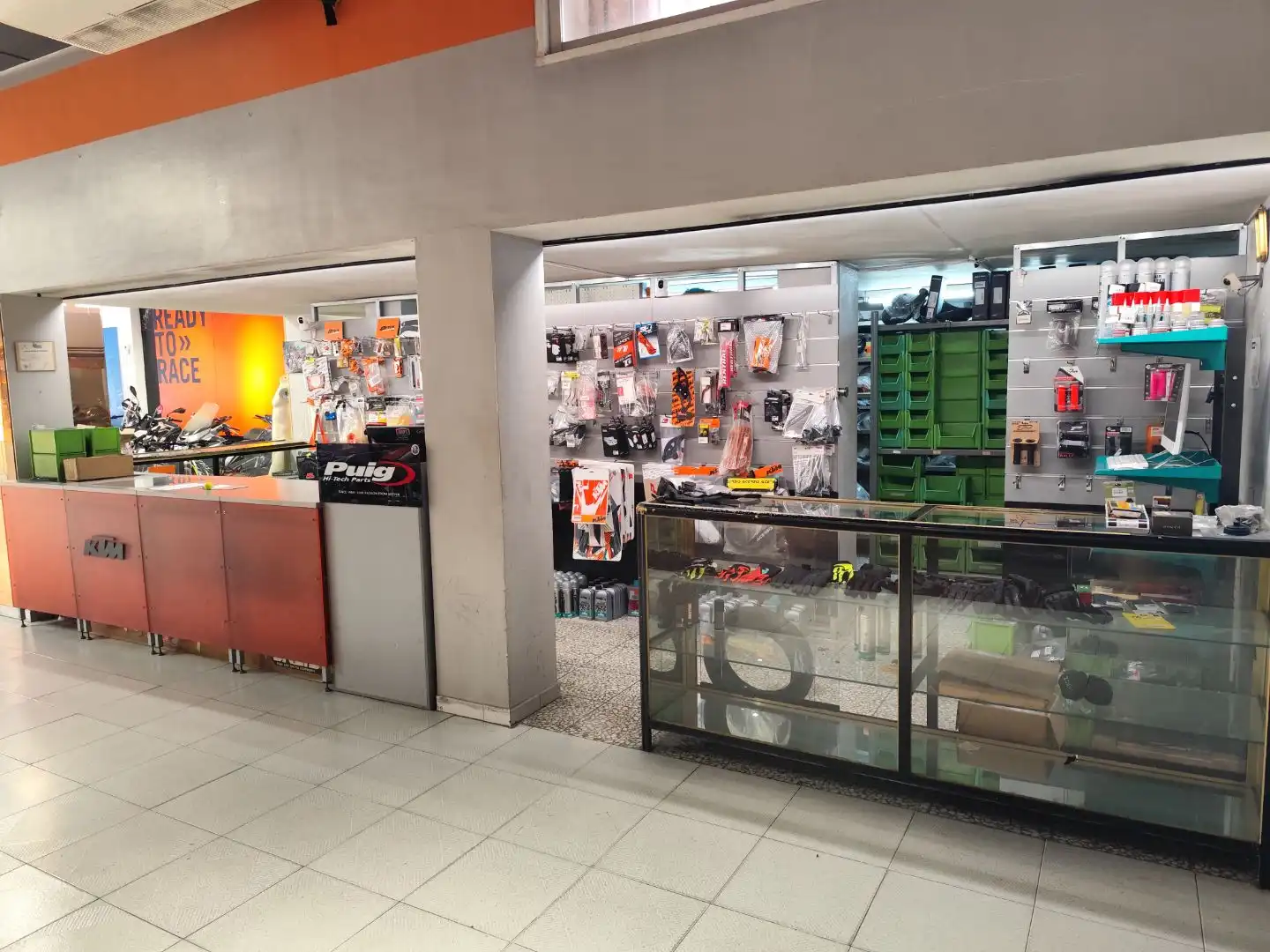 Local comercial en  Avenida Arias de Velasco 28 - Foto 10