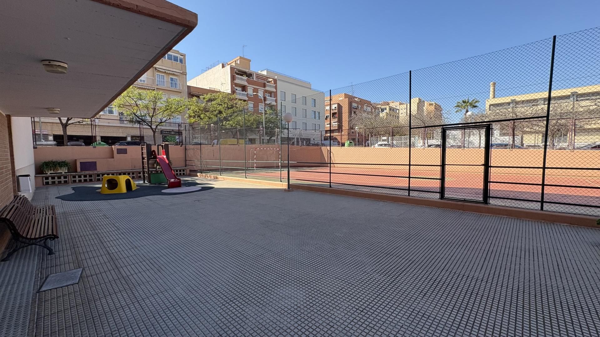 Piso en  Carrer Olof Palme 12 - Foto 3