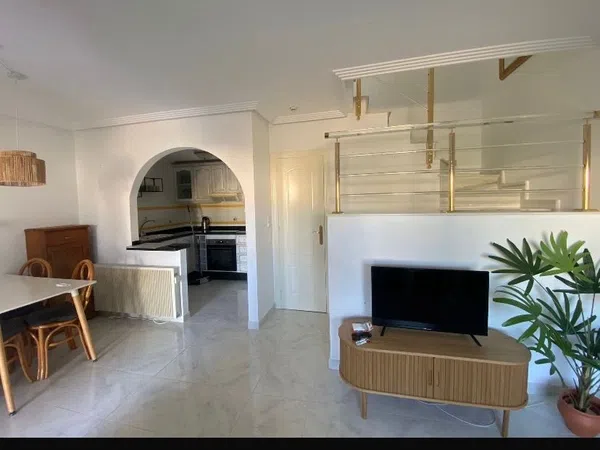 Chalet adosado en Avenida de la Mancha s/n - Foto 4