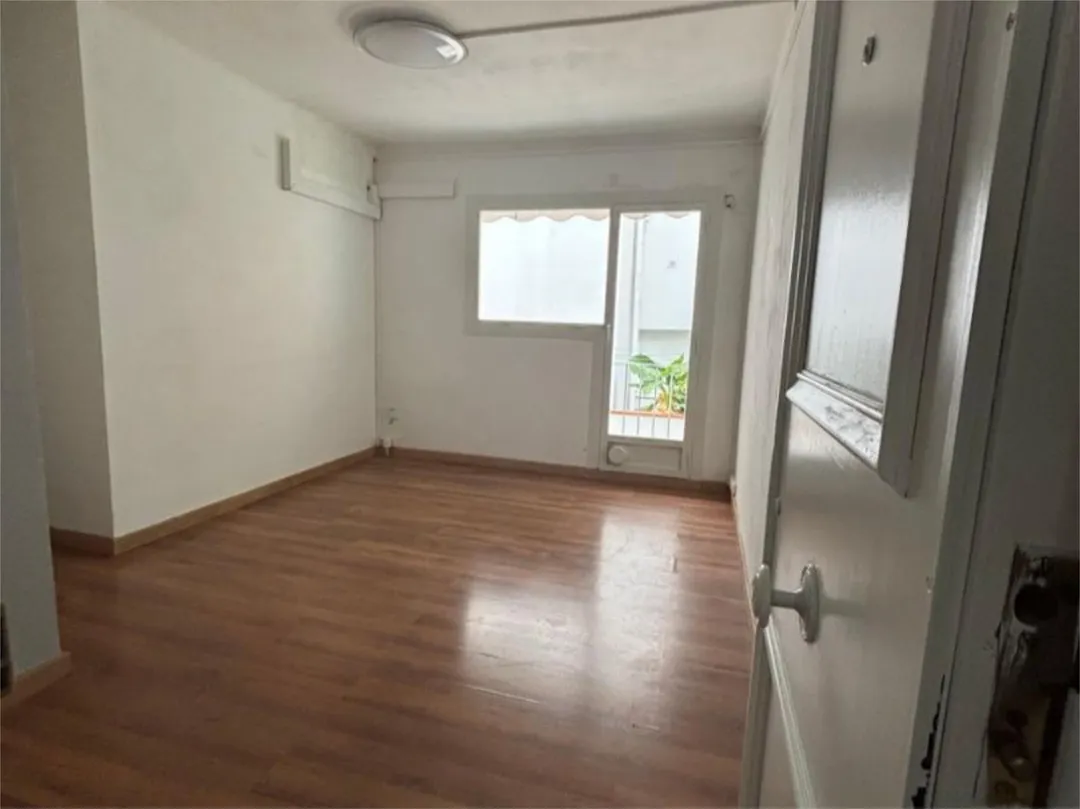 Piso en  Carrer de Josep Sangenís 46 - Foto 52