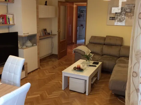 Piso en ronda de la Luna, 20