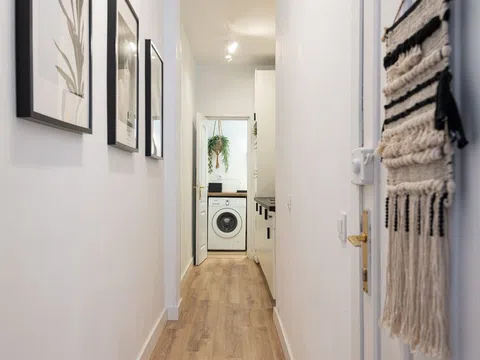 Estudio en calle la Naval, 100