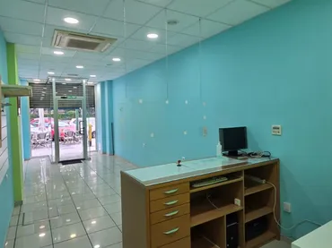 Local comercial en  Calle de León XIII 7 - Foto 4