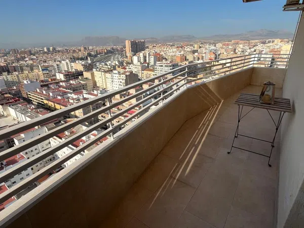 Piso en Calle Poeta Vila y Blanco, Ensanche-Diputación - Foto 2