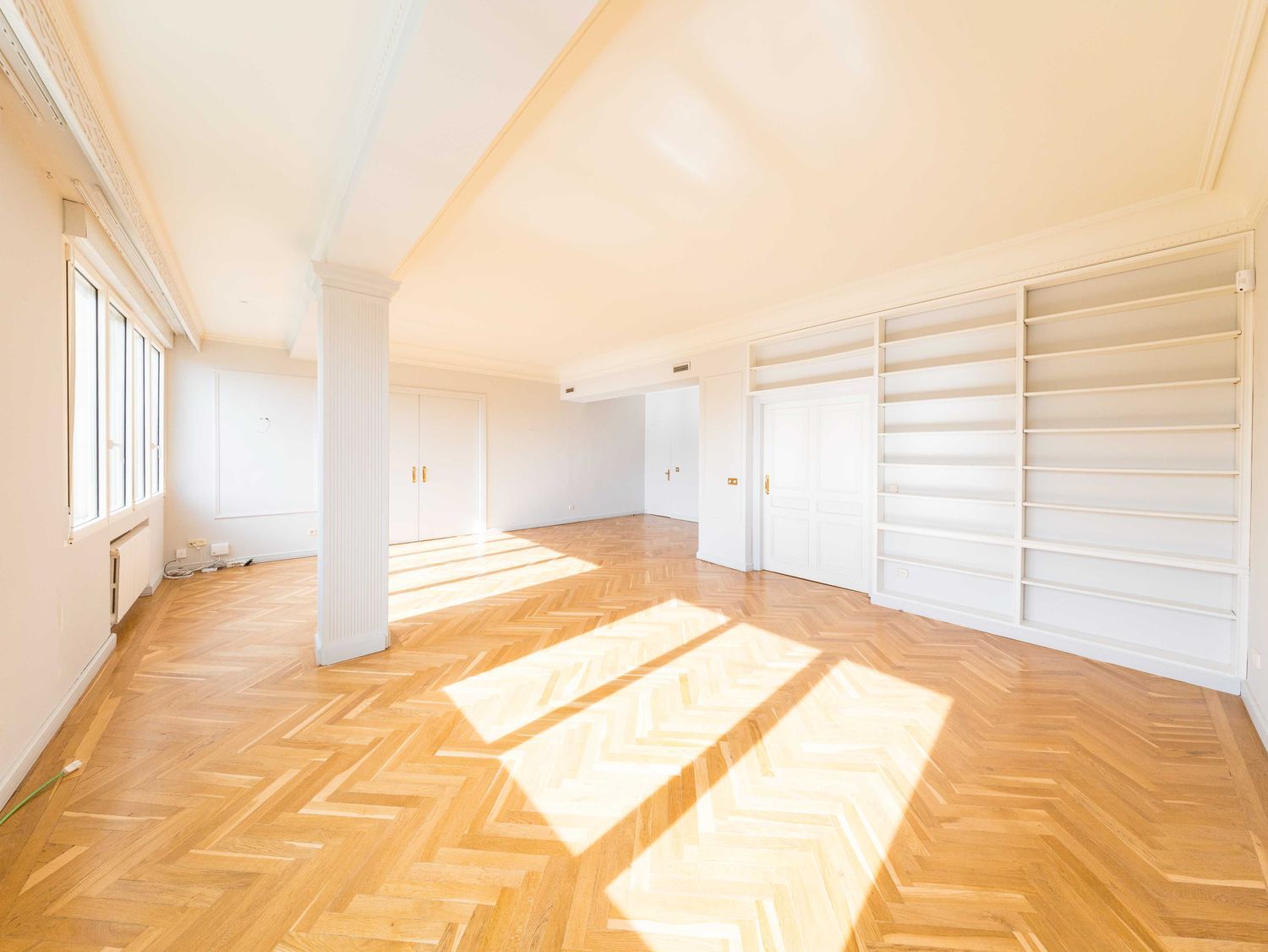 Piso en calle de Juan Bravo, 18