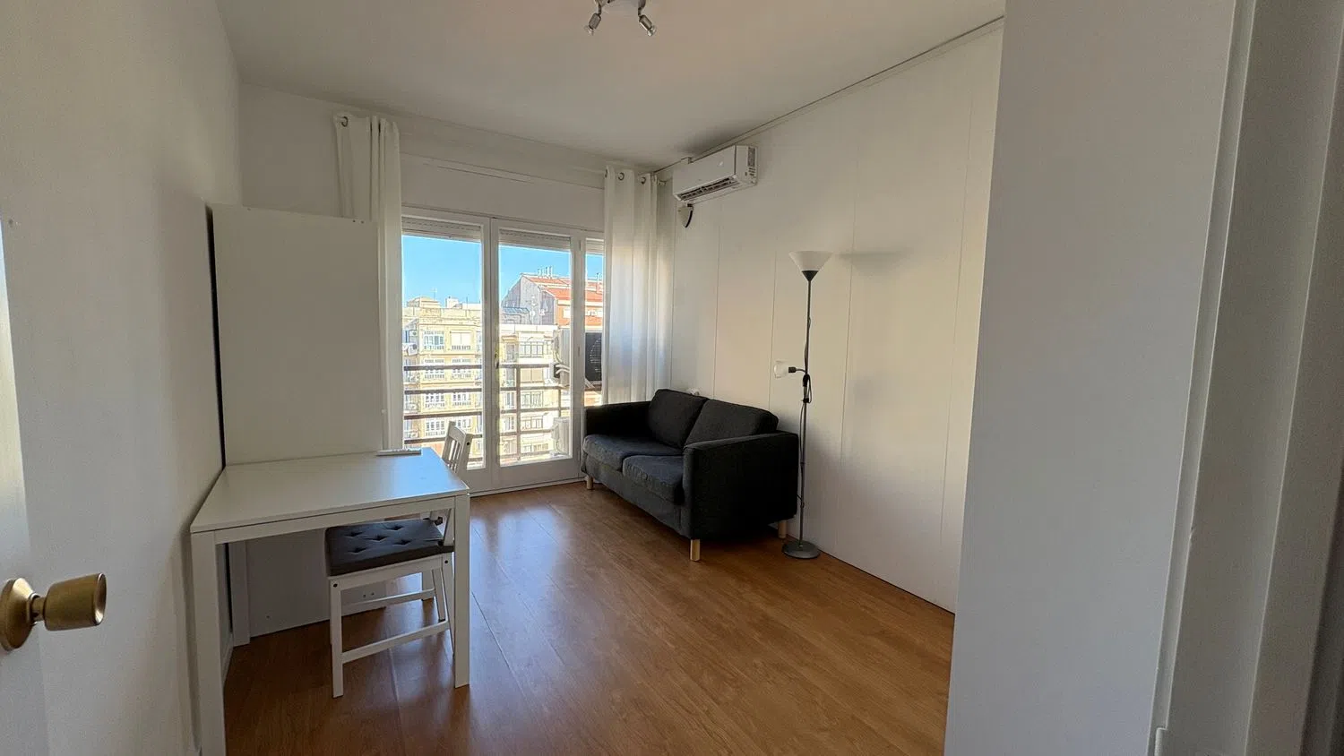 Estudio en calle d'Aragó, 166 - Foto 2