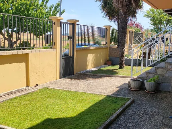 Chalet adosado en Calle c Poblado de Los Angeles, 11 mv, Bayas - Polígono, Bayas - Polígono - Foto 2