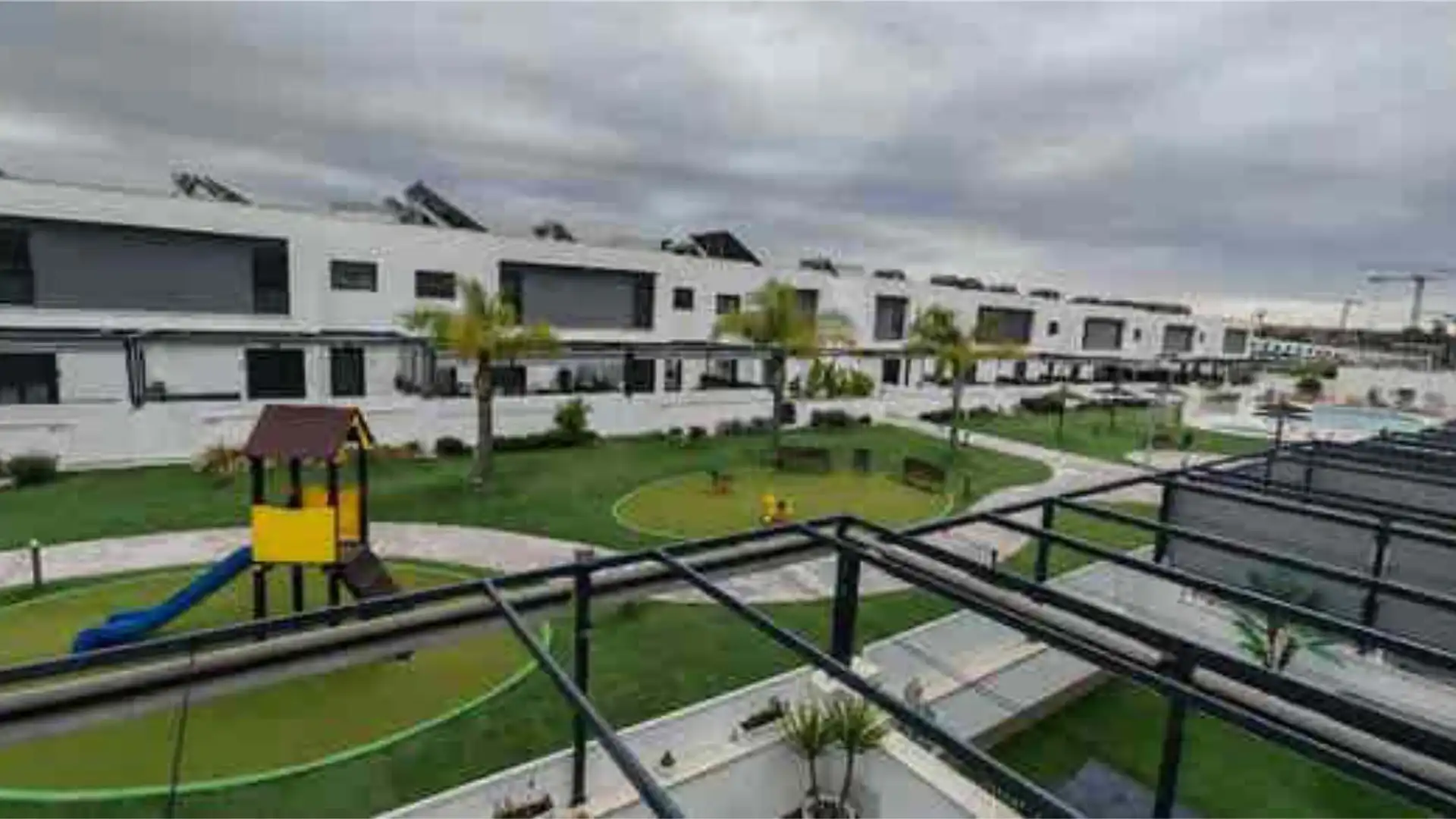 Chalet en Entrenucleos - Foto 1