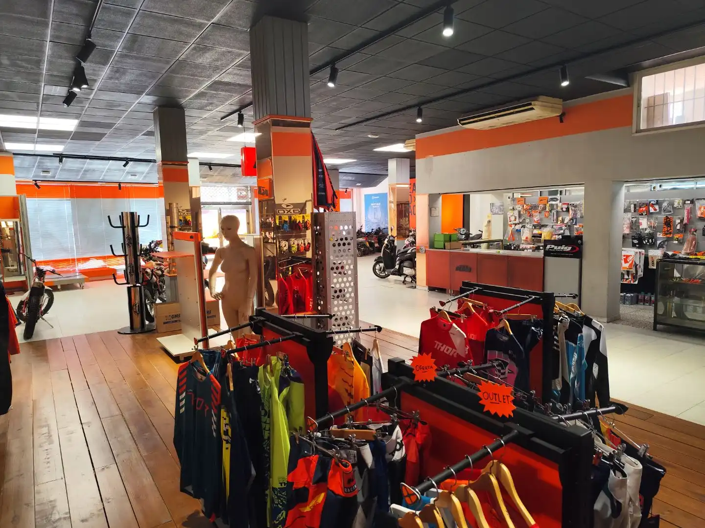 Local comercial en  Avenida Arias de Velasco 28 - Foto 8