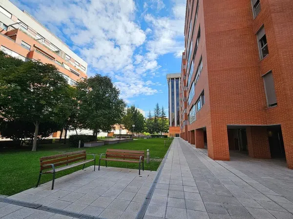 Piso en calle de Caleruega, 88