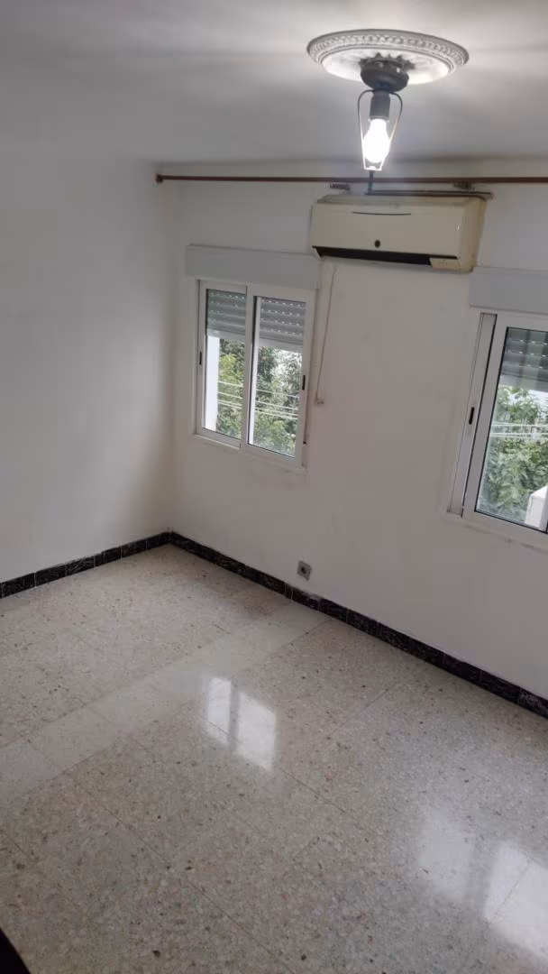 Piso en  Calle Avellana 11