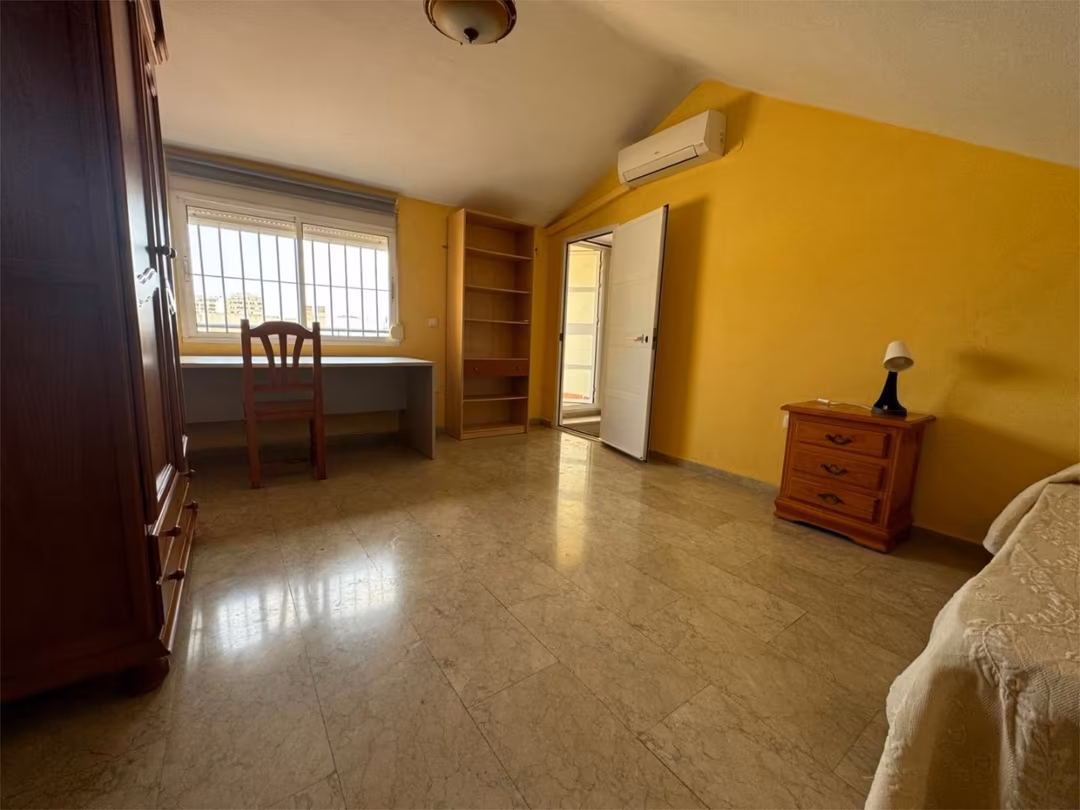 Casa adosada en  Avenida Pepita Durán 21 - Foto 9