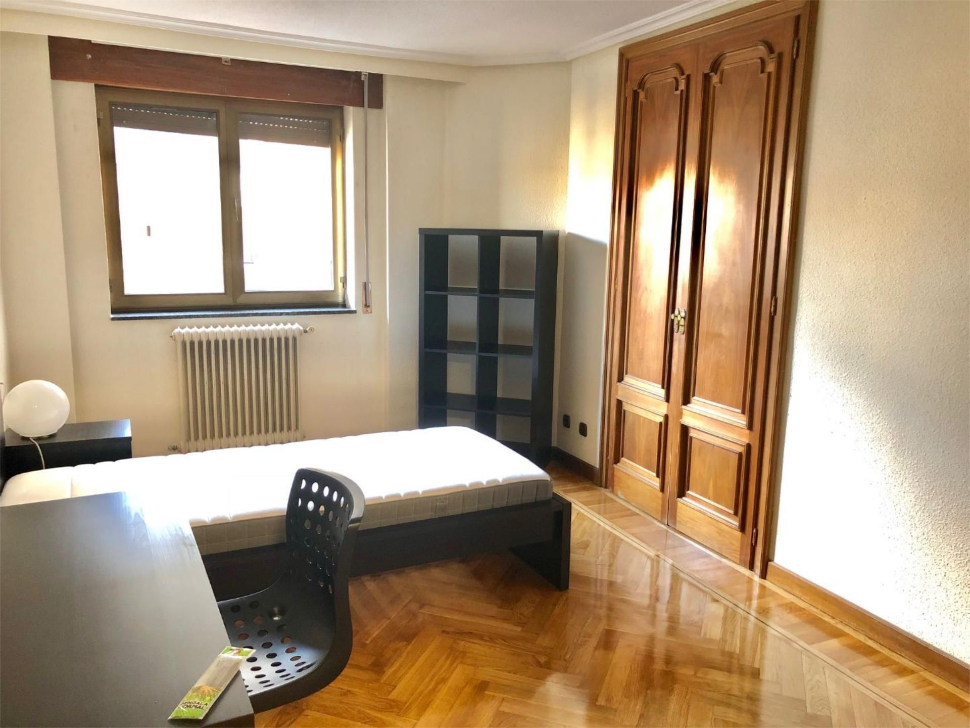 Piso en  Calle Pérez Oliva 14 - Foto 3