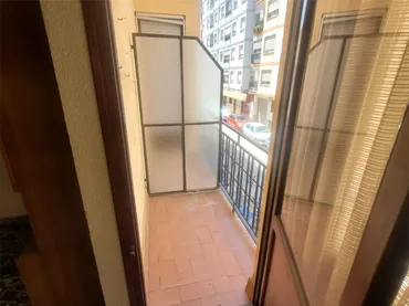Piso en  Carrer de Oviedo 4 - Foto 3