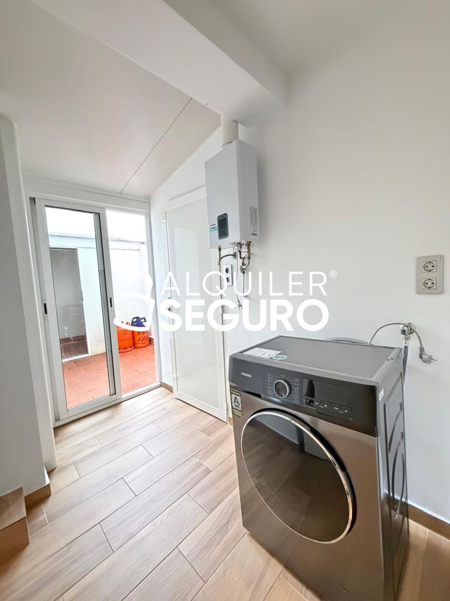 Piso en Calle del Riu Túria, Zona Ensanche-Río Jucar - Foto 3