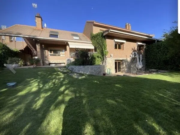 Chalet pareado en Urb. urbanización monteprincipe Urb. este - Montepríncipe